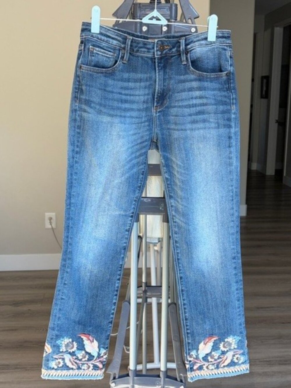 Driftwood Colette Embroidered Straight Cropped Jeans (size 27)